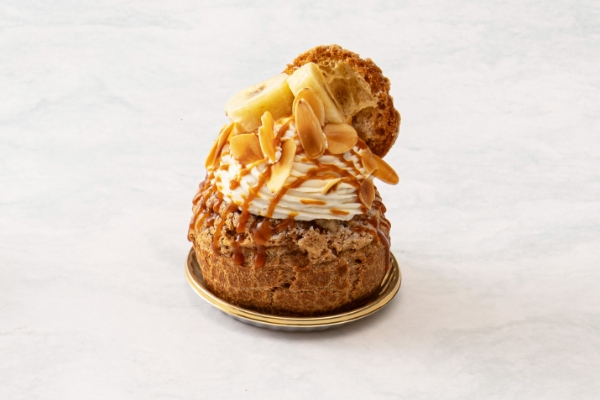 【5/1より】キャラメルバナナのクッキーシュークリーム