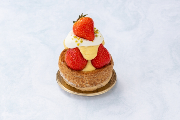 【1/4より】あまおう苺のシュークリーム